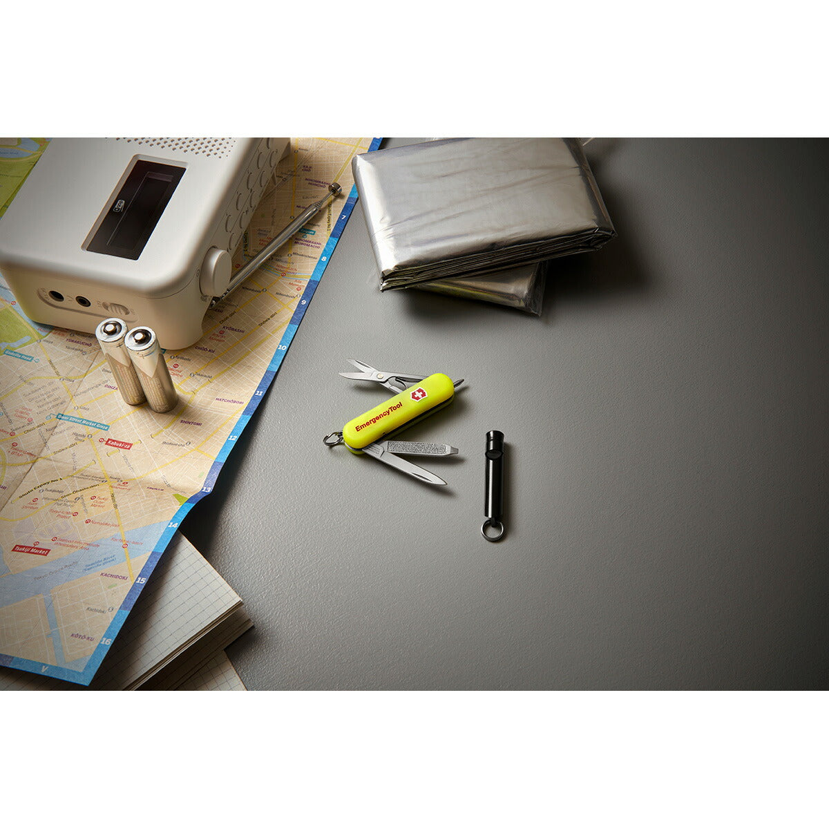 ビクトリノックス VICTORINOX エマージェンシーツール シグネチャーライト 防災 ナイフ アウトドア ホイッスル 防災グッズ 防災用品 LEDライト 0.6226.808-X1【2025 新作】