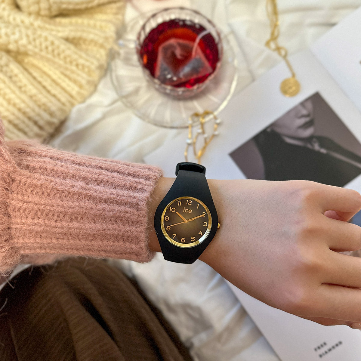 アイスウォッチ ICE-WATCH 腕時計 レディース アイスグラムシークレット ICE glam secret ブラック スモール+ 021510