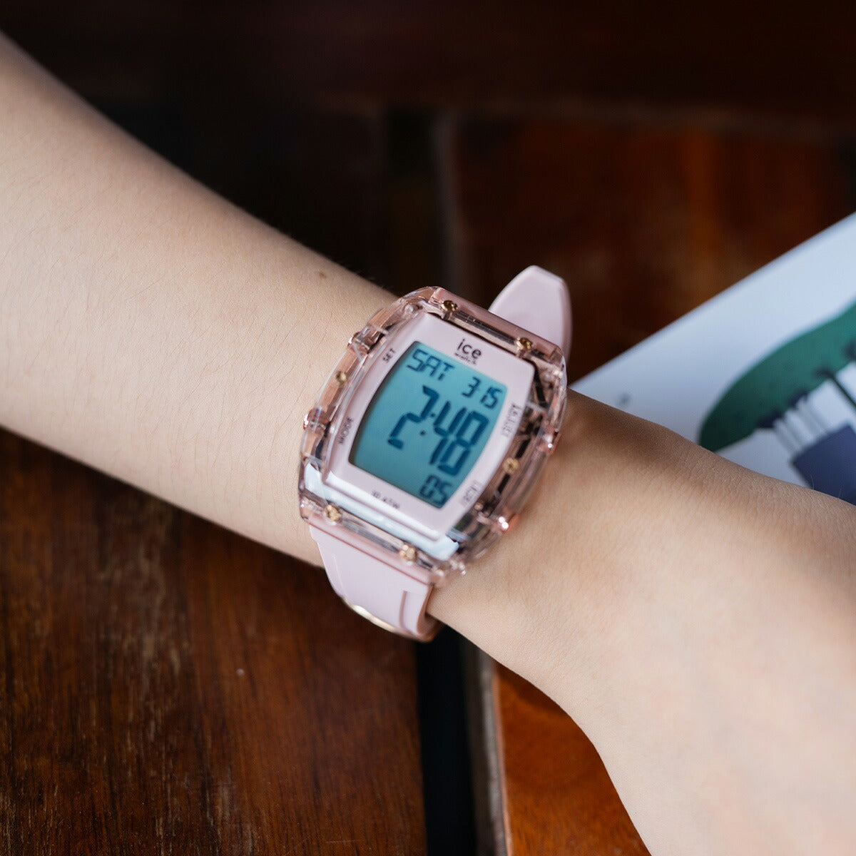 アイスウォッチ ICE-WATCH 腕時計 メンズ レディース アイスデジットボリデイ ICE digit boliday ヌード クリア ローズゴールド 024563【2025 新作】