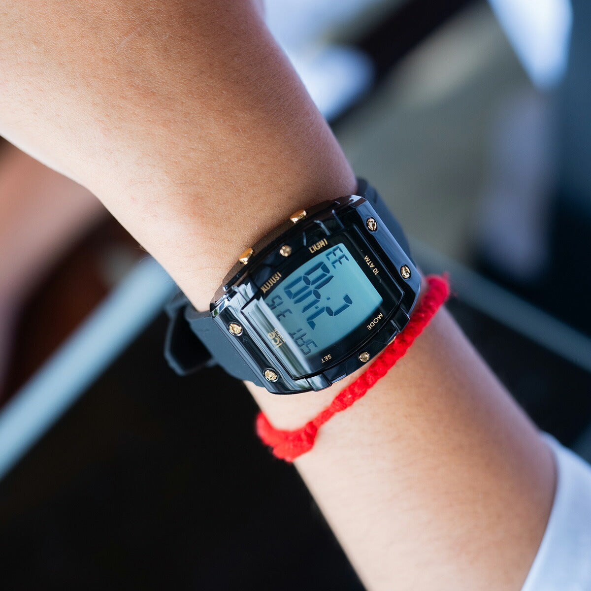 アイスウォッチ ICE-WATCH 腕時計 メンズ レディース アイスデジットボリデイ ICE digit boliday ブラック ゴールド 024564【2025 新作】