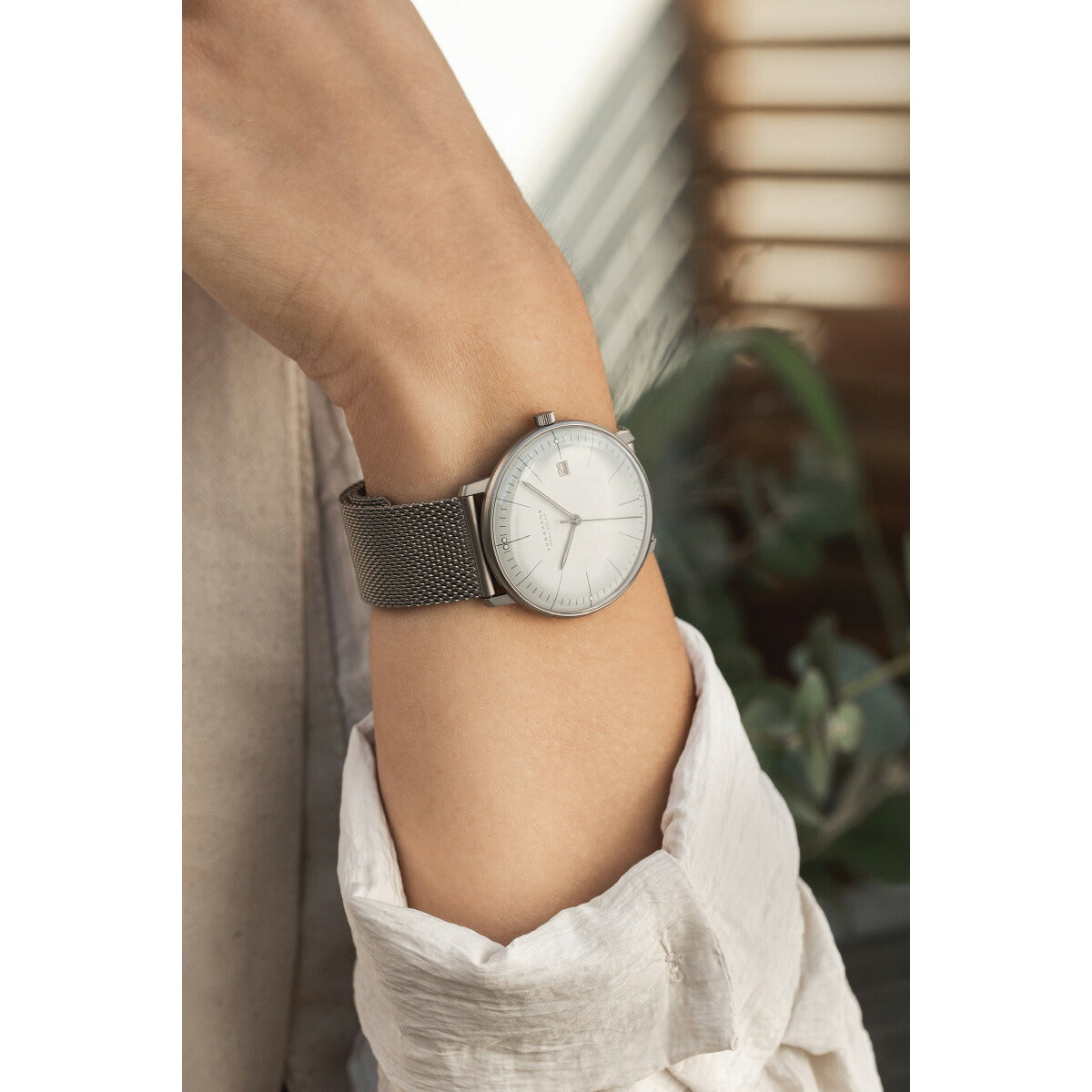 ユンハンス JUNGHANS Max Bill MEGA Solar マックス ビル メガ ソーラー 腕時計 メンズ 電波ソーラー 059 2022 46【60回分割手数料無料!】
