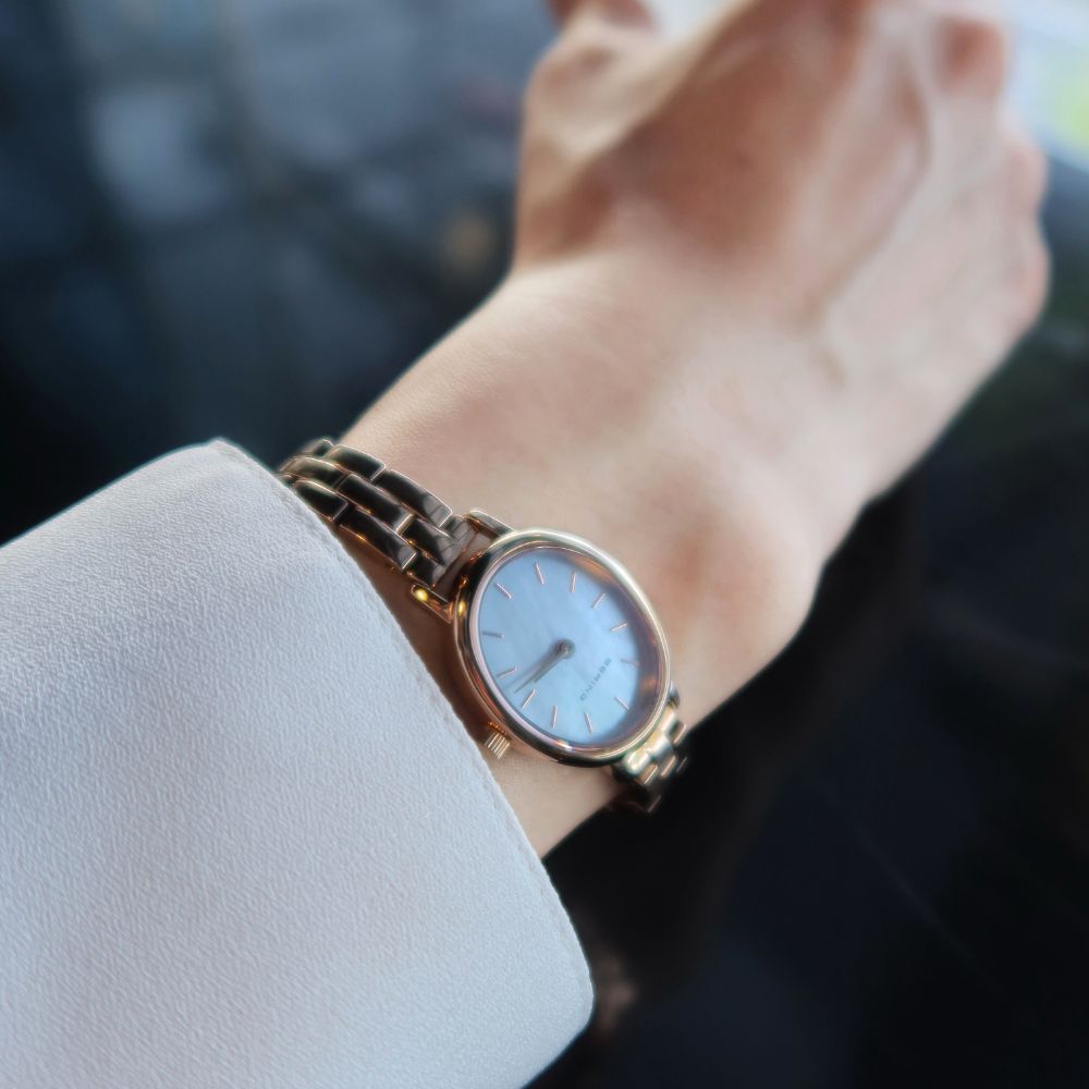 ベーリング BERING 腕時計 レディース クラシック オーバルリンク ローズゴールド Ladies Unisex Classic Oval Link 11020-760【2025 新作】