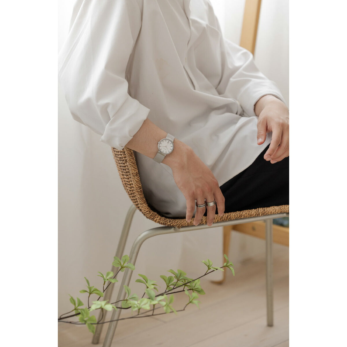 ベーリング BERING 腕時計 クラシック スカンジナビアン カービングメッシュ ホワイト Unisex Classic Curving Mesh White 11035-004【2025 新作】