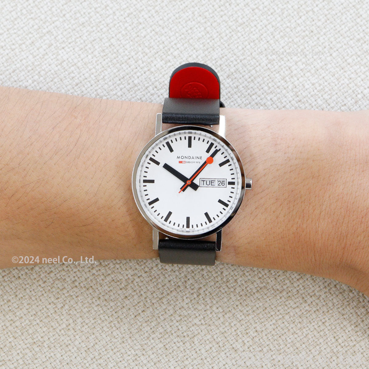 モンディーン MONDAINE 腕時計 メンズ レディース クラシック デイデイト 36mm グレープビーガンレザー Classic A667.30314.11SBBV
