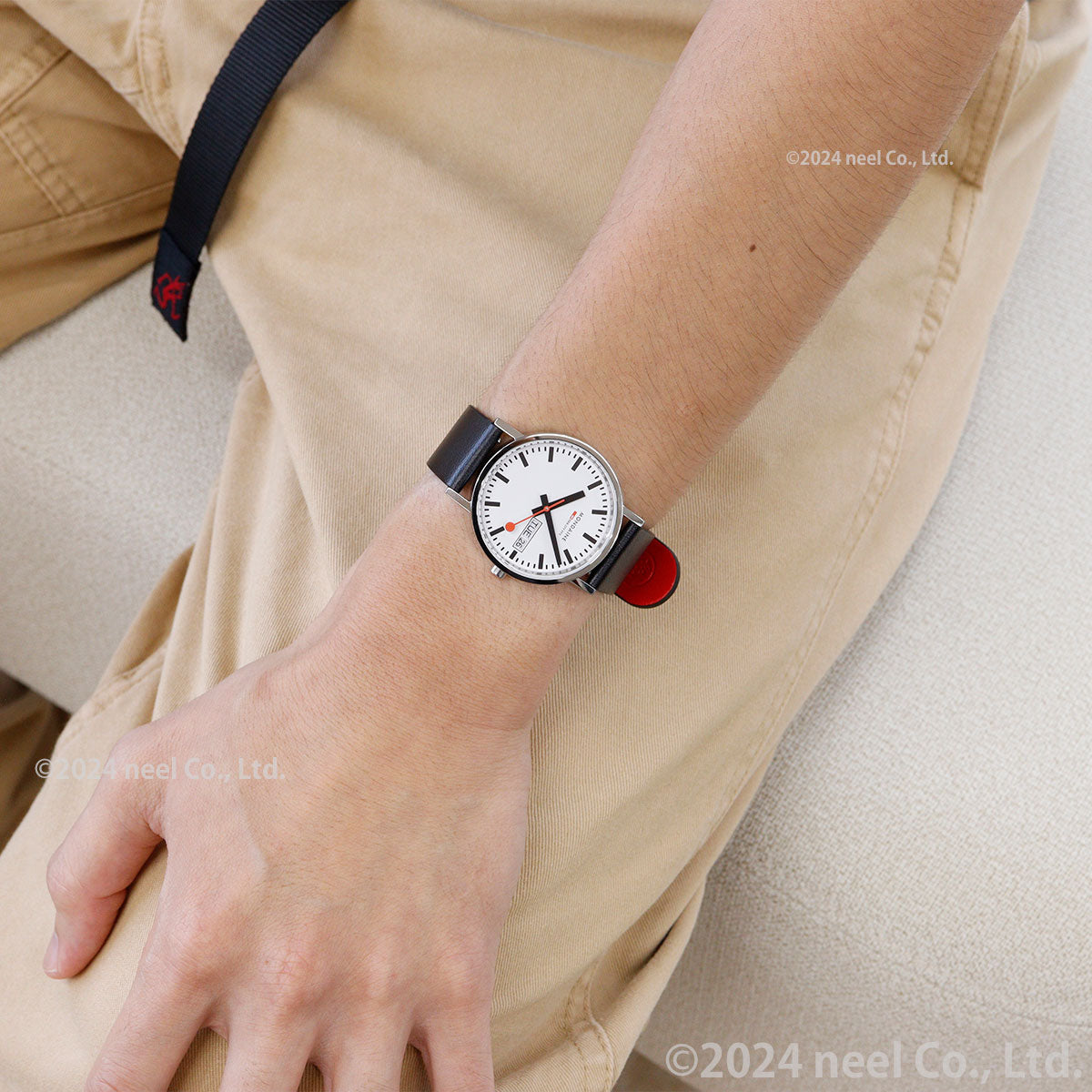 モンディーン MONDAINE 腕時計 メンズ レディース クラシック デイデイト 36mm グレープビーガンレザー Classic A667.30314.11SBBV