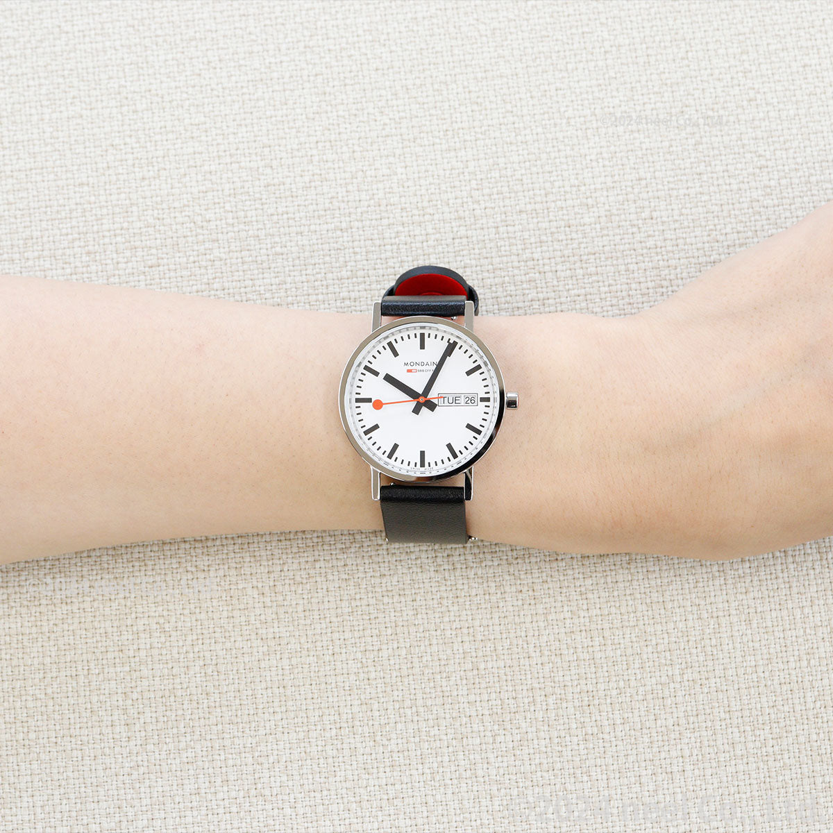 モンディーン MONDAINE 腕時計 メンズ レディース クラシック デイデイト 36mm グレープビーガンレザー Classic A667.30314.11SBBV