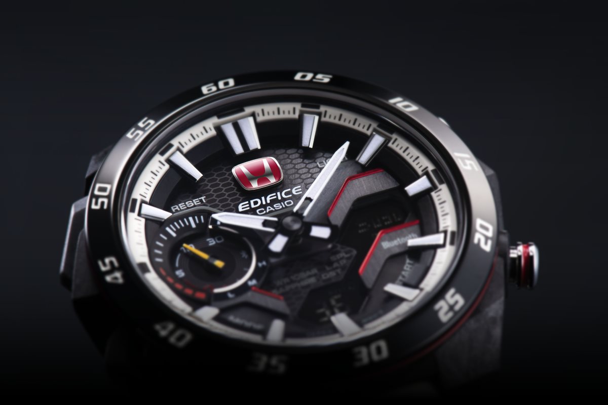 カシオ エディフィス CASIO EDIFICE Honda TYPE R Edition ECB-2200HTR-1AJR アナデジ 限定モデル 腕時計 メンズ クロノグラフ スマートフォンリンク 赤バッジ