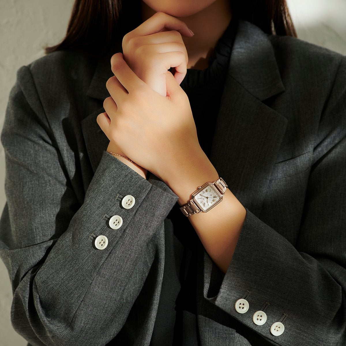 シチズン クロスシー エコドライブ 電波時計 xC ES9506-54N レディース 限定 腕時計 CITIZEN hikari collection 替えバンド付属【2025 新作】