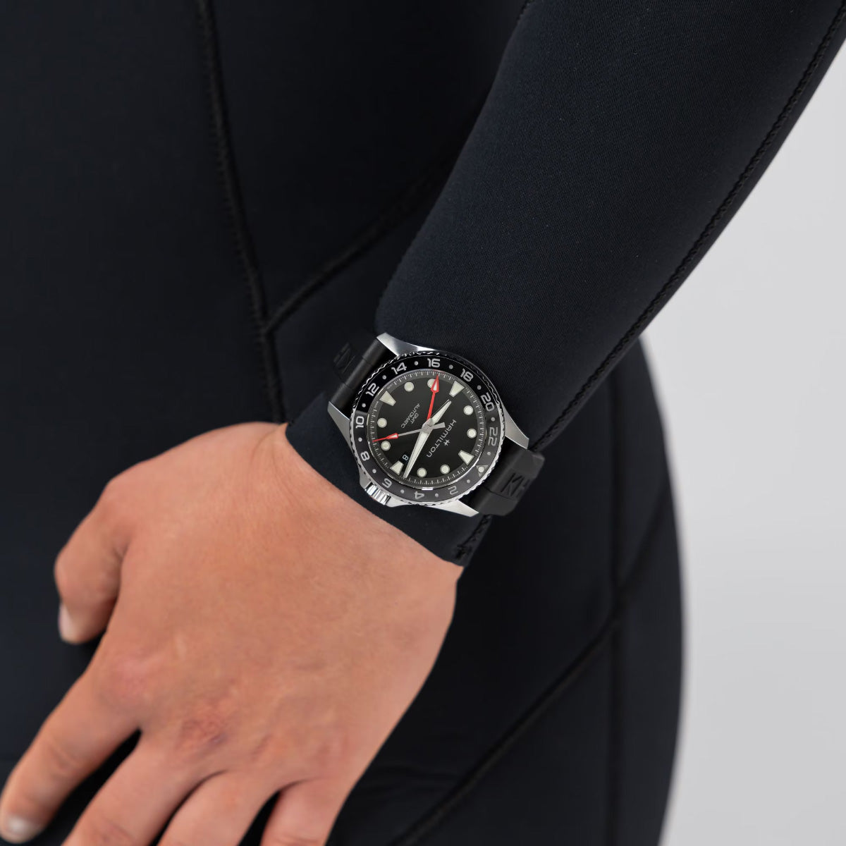 ハミルトン HAMILTON カーキ ネイビー スキューバ GMT H82555330 腕時計 メンズ 自動巻き ダイバーズ KHAKI NAVY【2026 新作】【正規品】【60回分割手数料無料!】