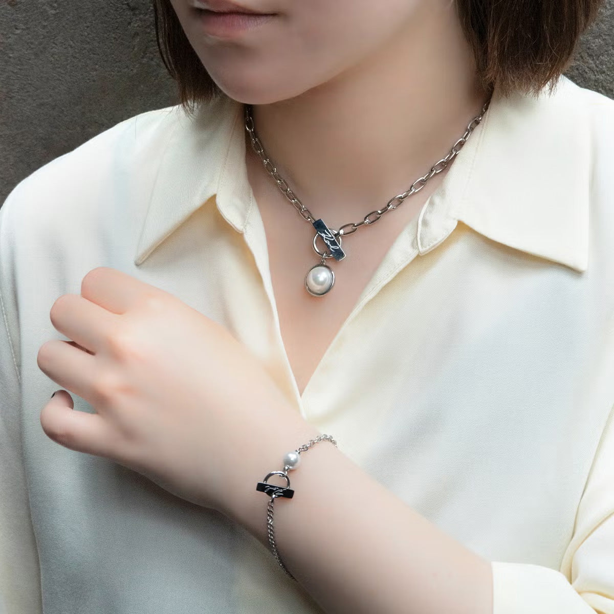 カール ラガーフェルド KARL LAGERFELD ブレスレット アクセサリー パールコレクション Pearl Collection シルバー シェル パール ホワイト KLAYR07