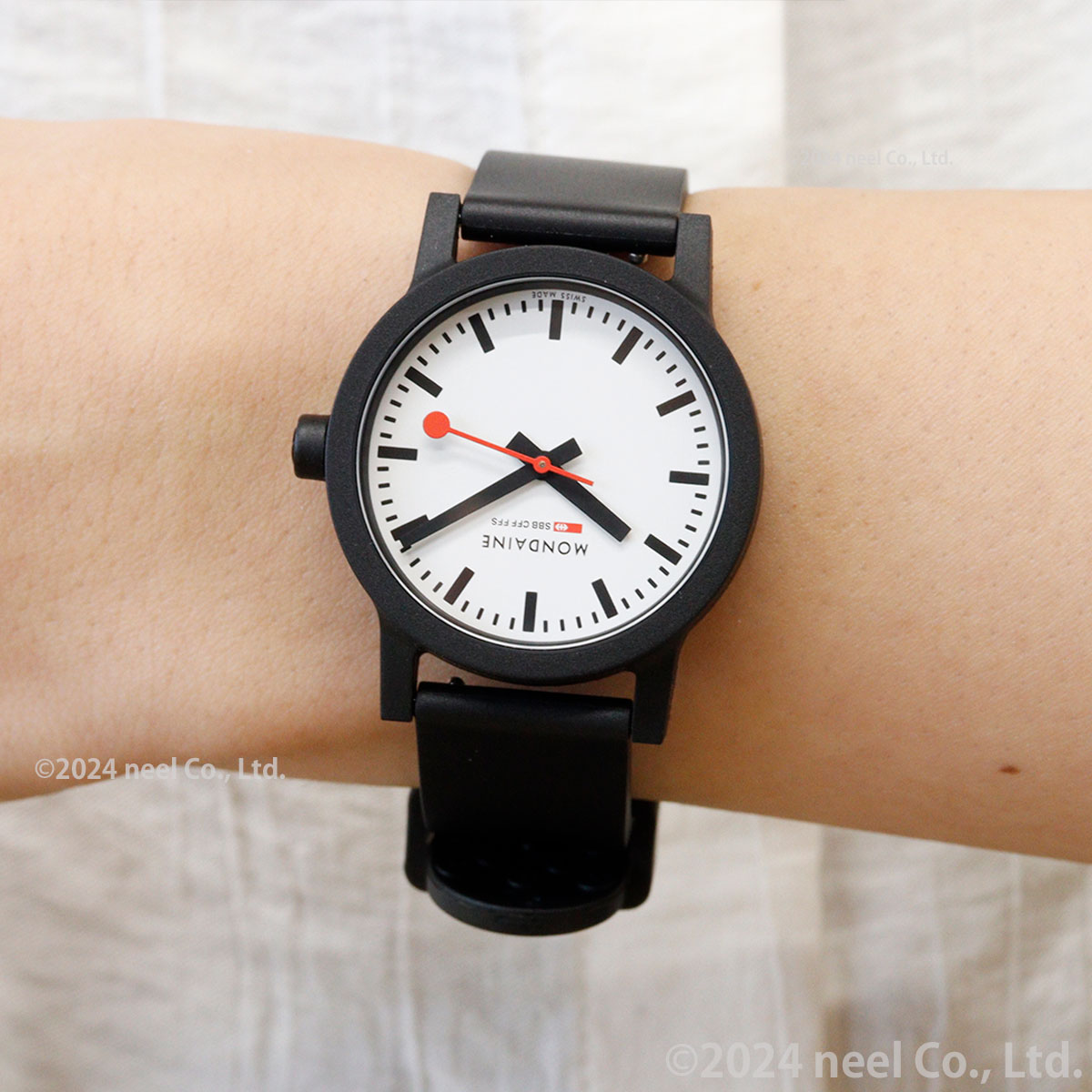 モンディーン MONDAINE 腕時計 レディース エッセンス 32mm ホワイトダイヤル essence MS1.32110.RB
