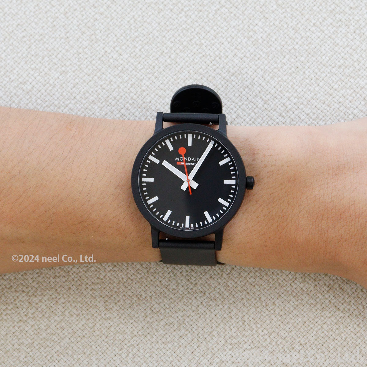 モンディーン MONDAINE 腕時計 メンズ レディース エッセンス 41mm ブラックダイヤル essence MS1.41120.RB