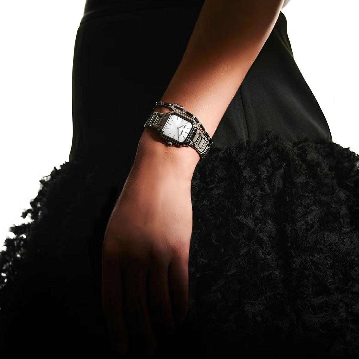 カール ラガーフェルド KARL LAGERFELD 腕時計 レディース スクエア クラシック SQUARE CLASSICS シルバー サンレイ ダイヤル シルバー ブレスレット R0553102506【60回分割手数料無料!】