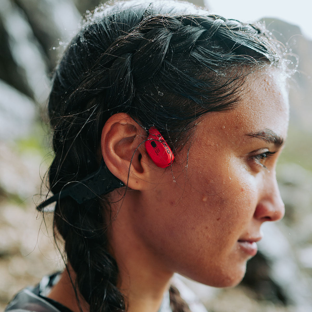 スント SUUNTO WING Lava Red 骨伝導イヤホン ウィング オープンイヤー ヘッドホン ワイヤレスイヤホン 充電 SS050944000