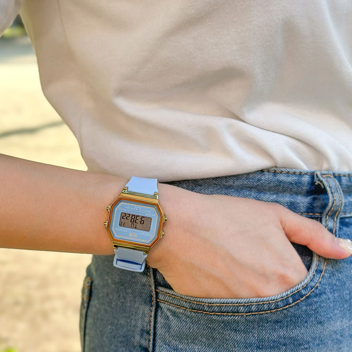 アイスウォッチ ICE-WATCH デジタル 腕時計 メンズ レディース アイスデジット レトロ ICE digit retro トランクウィルブルー スモール 022058