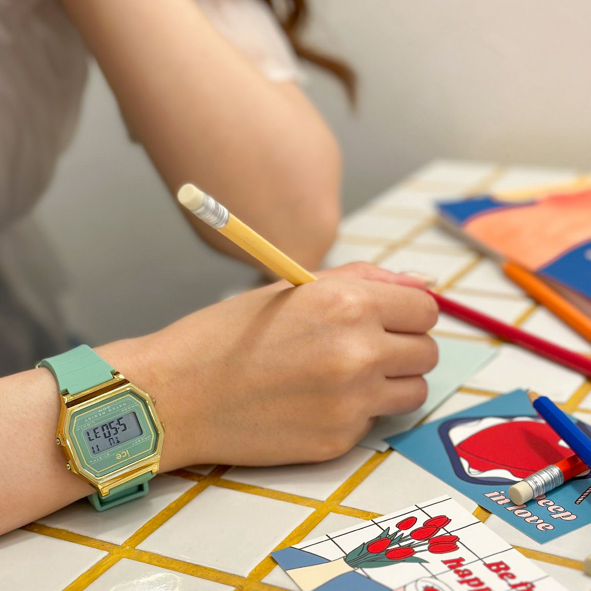 アイスウォッチ ICE-WATCH デジタル 腕時計 メンズ レディース アイスデジット レトロ ICE digit retro ラグーングリーン スモール 022060