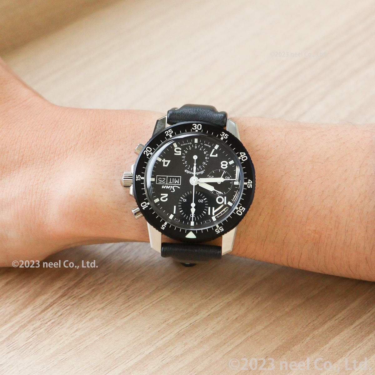 Sinn ジン 103.B.AUTO 自動巻き 腕時計 メンズ Instrument Chronographs インストゥルメント クロノグラフ カウレザーストラップ ドイツ製【60回分割手数料無料!】