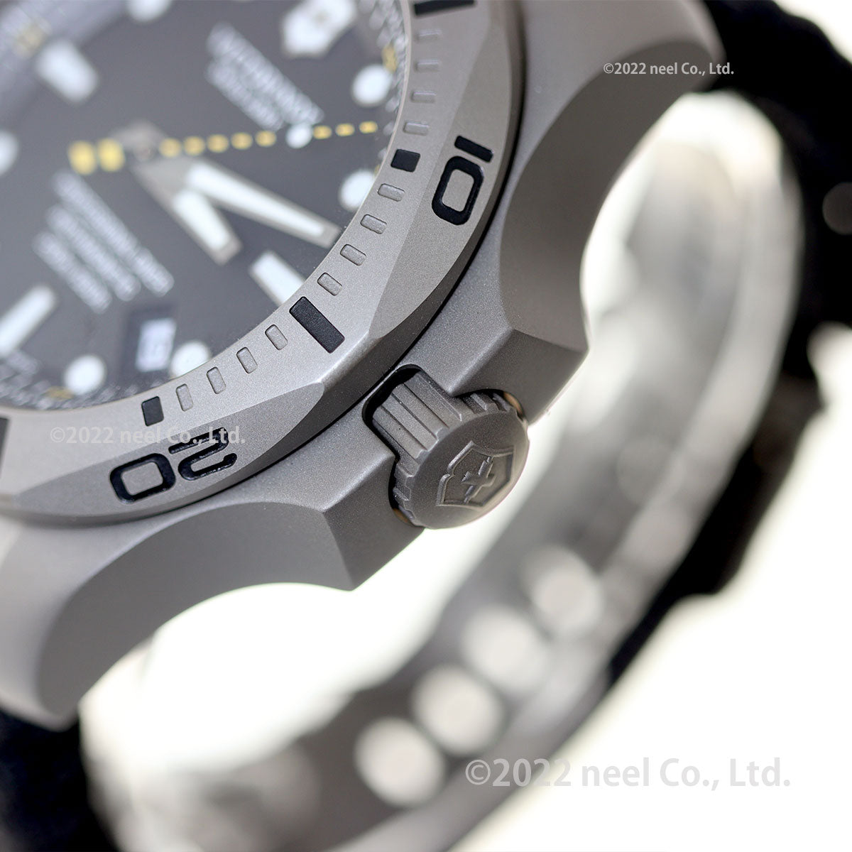 ビクトリノックス VICTORINOX イノックス I.N.O.X. 腕時計 メンズ プロフェッショナル ダイバー タイタニウム ブラック 241812.2
