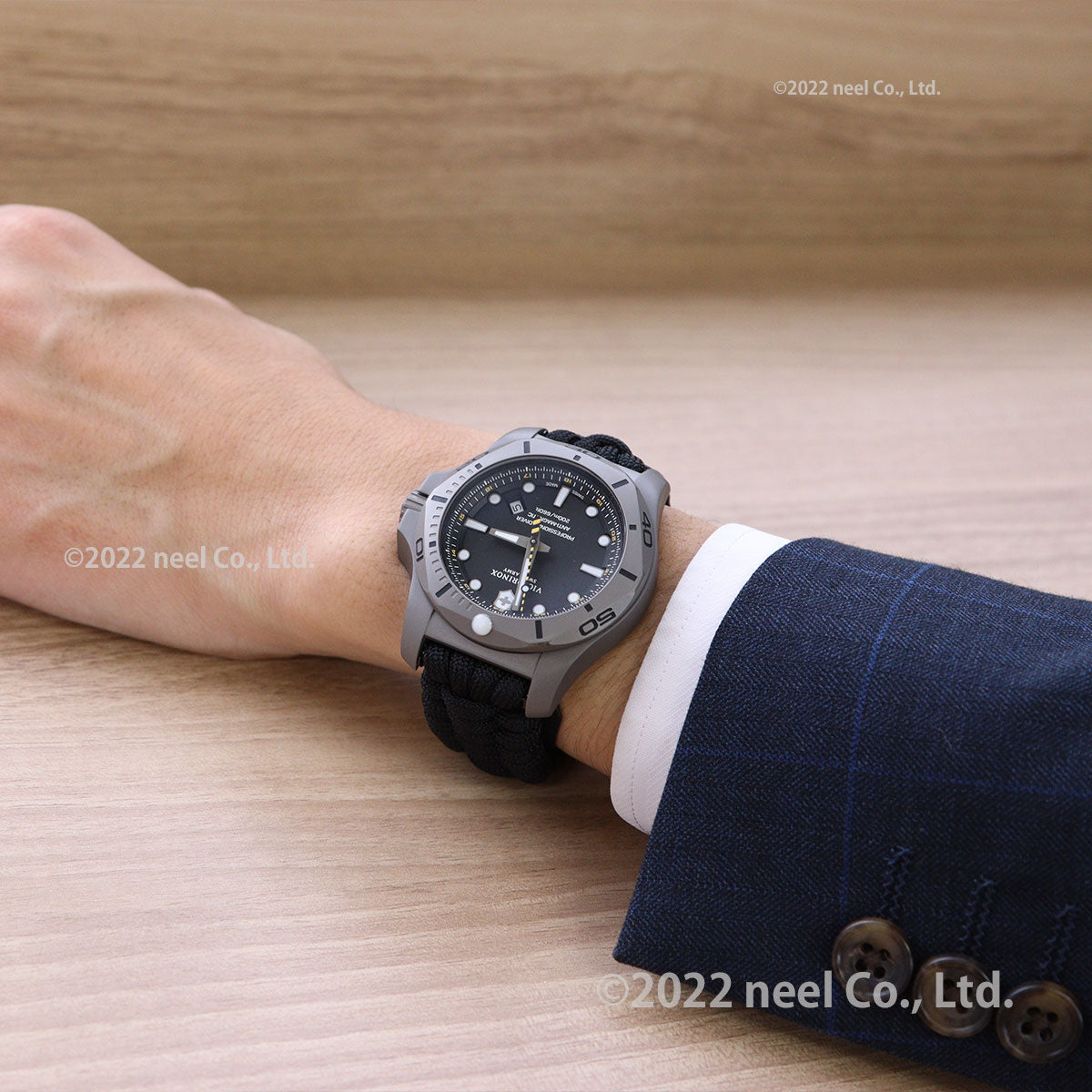 ビクトリノックス VICTORINOX イノックス I.N.O.X. 腕時計 メンズ プロフェッショナル ダイバー タイタニウム ブラック 241812.2
