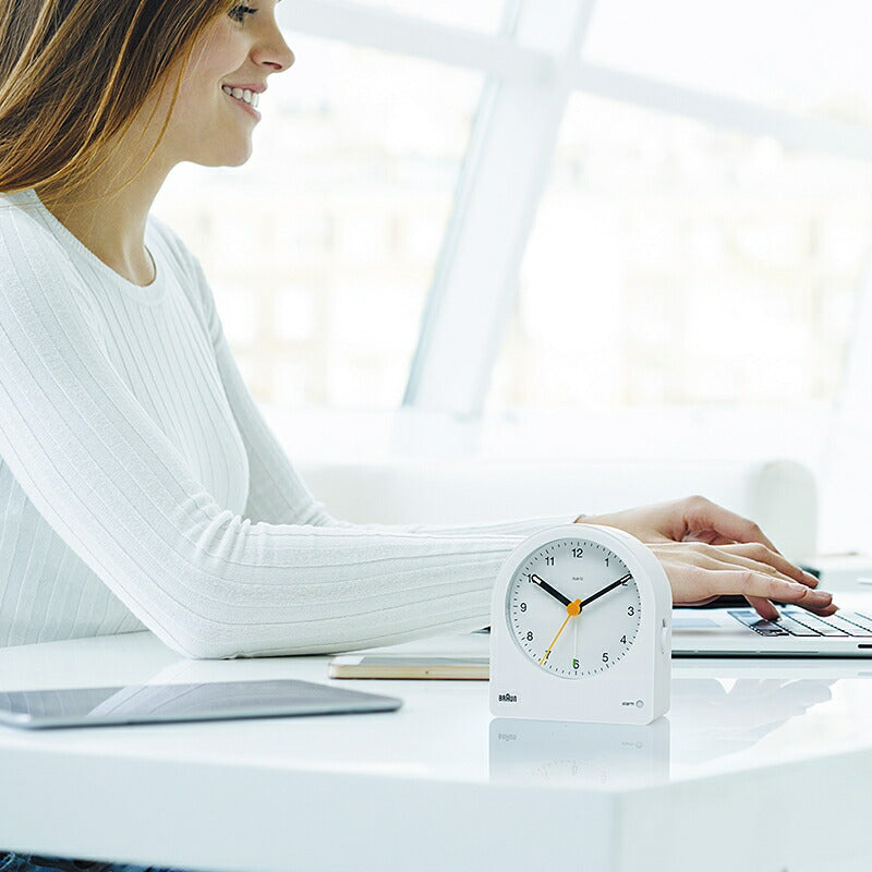 BRAUN ブラウン アラームクロック BC22W アナログ 目覚まし時計 置時計 Alarm Clock 78mm ホワイト