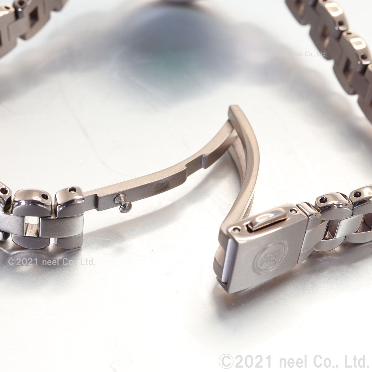 シチズン エクシード CITIZEN EXCEED エコドライブ 電波時計 ティタニア ハッピーフライト レディース 腕時計 ES9472-54W