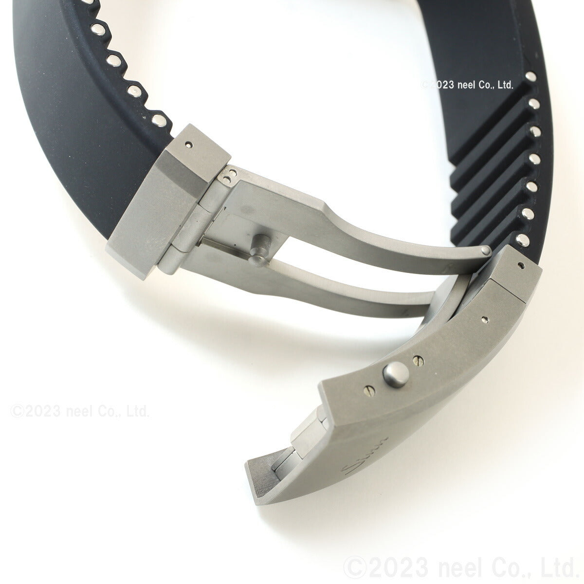 Sinn ジン EZM12 自動巻 ドクターヘリの救命医師のために開発されたモデル Instrument Watches シリコンバンド ポケットナイフ、ベルト交換ツール、バネ棒セット ドイツ製【60回分割手数料無料!】