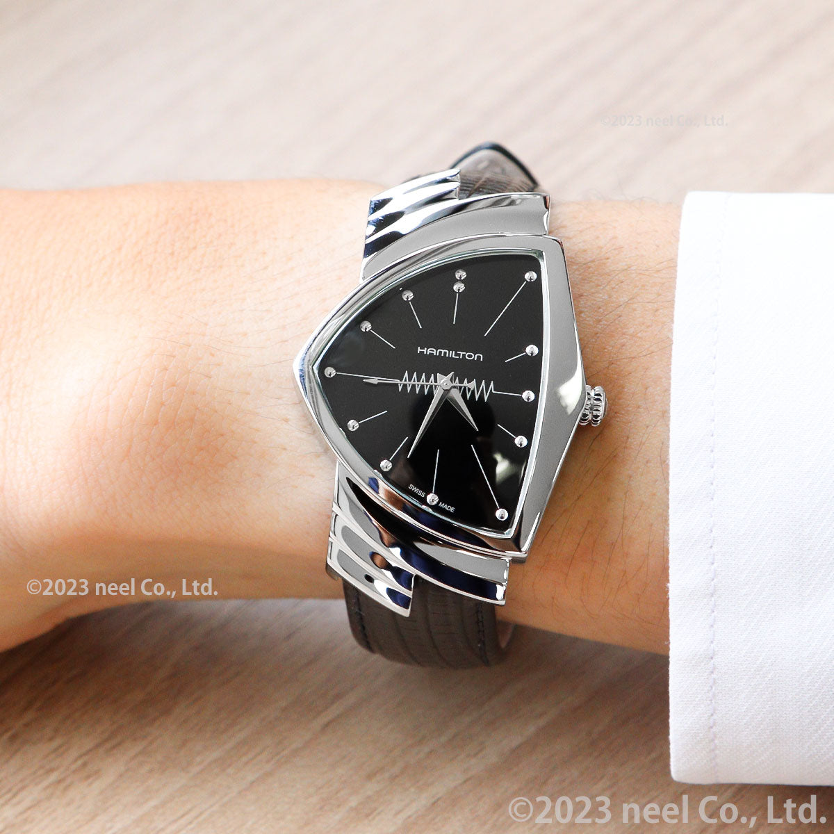 ハミルトン HAMILTON ベンチュラ クォーツ H24411732 腕時計 メンズ レディース VENTURA QUARTZ【正規品】【60回分割手数料無料!】