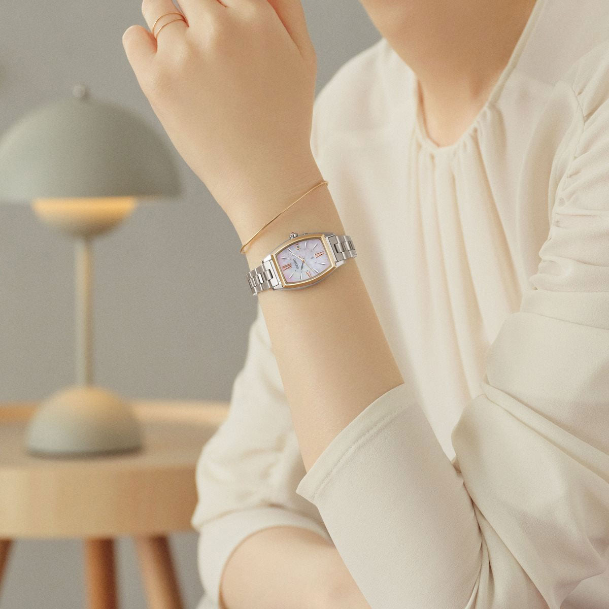 セイコー ルキア SEIKO LUKIA 電波 ソーラー ワールドタイム 電波時計 腕時計 レディース SSQW076