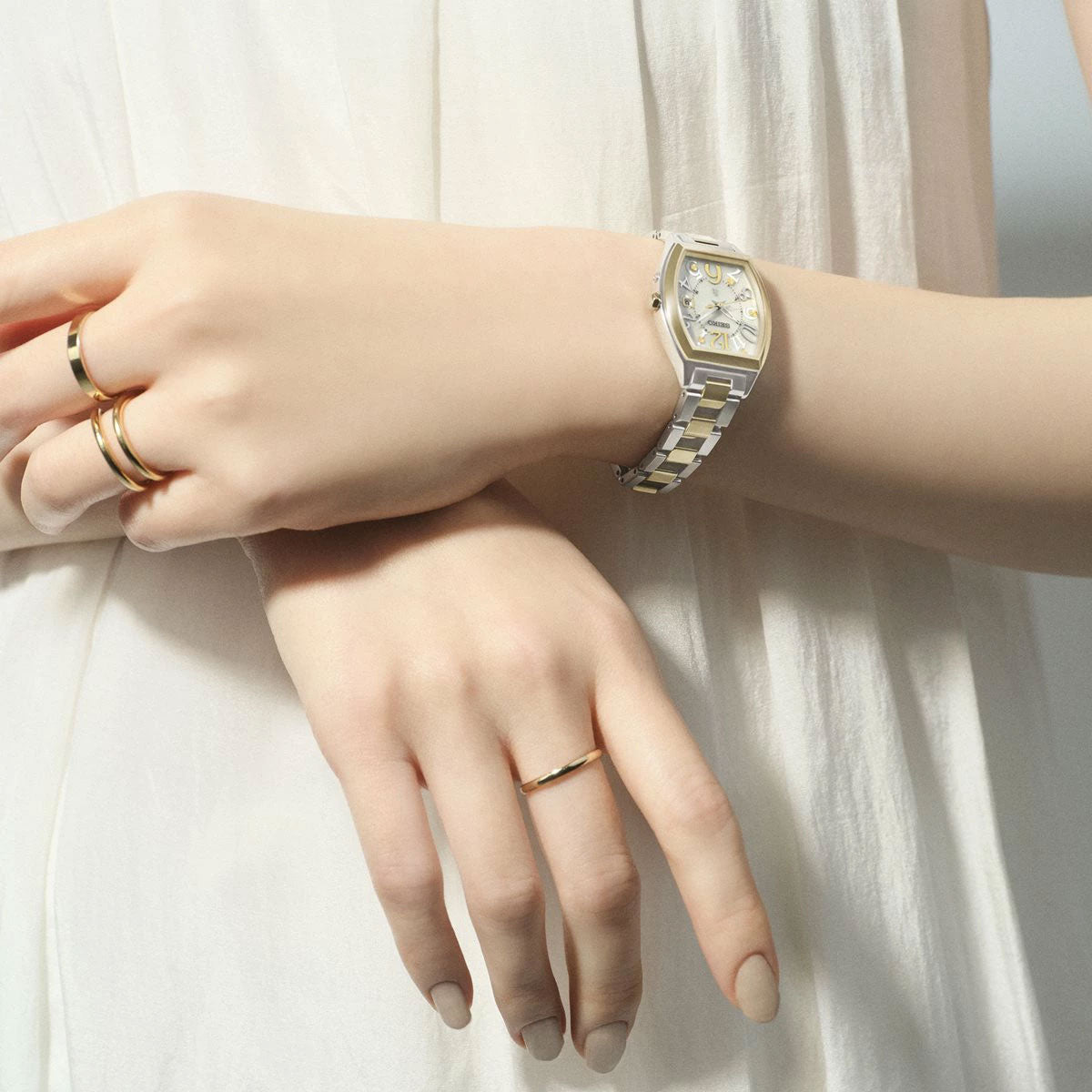 セイコー ルキア SEIKO LUKIA 電波 ソーラー SSVW216 腕時計 レディース Standard Collection トノー型