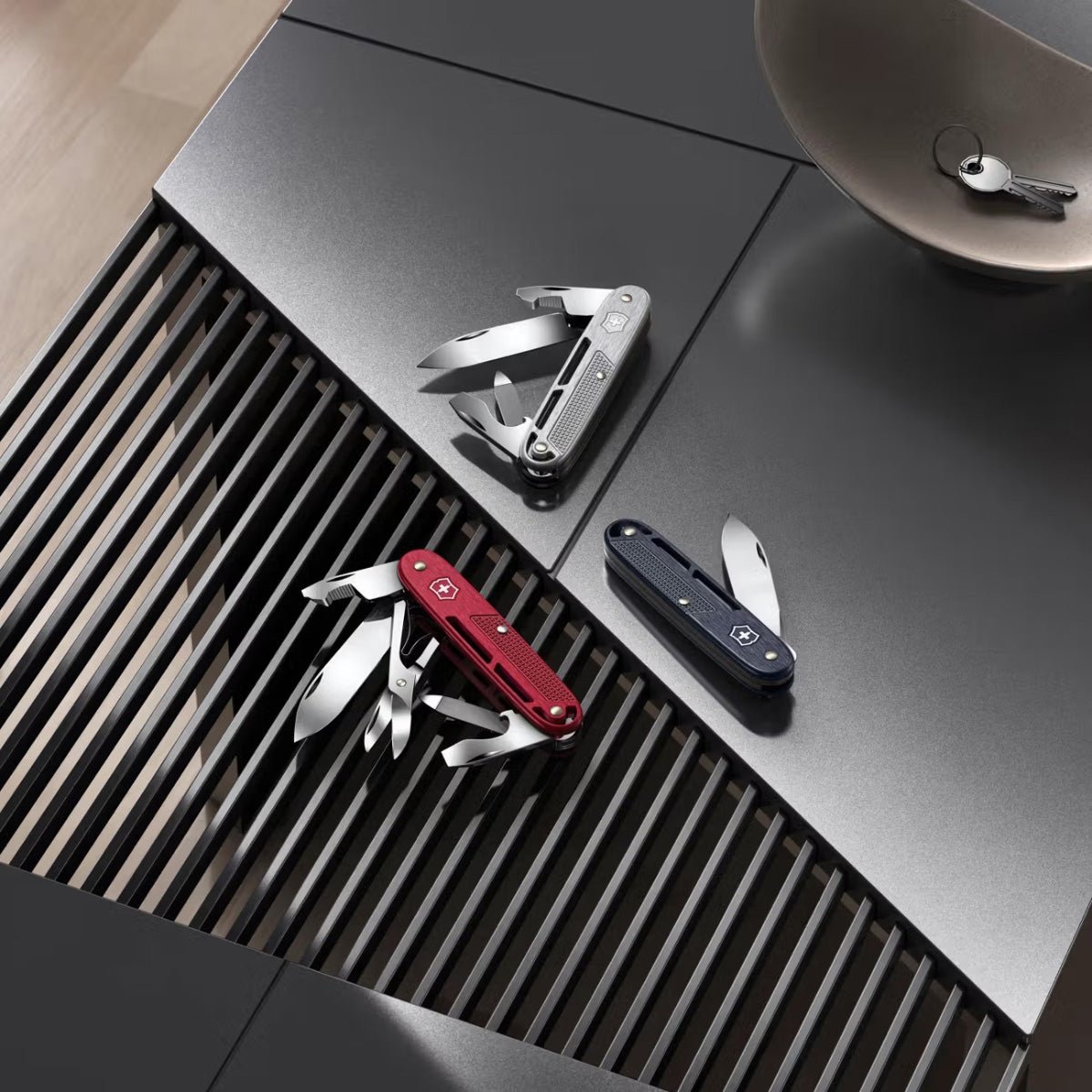 ビクトリノックス VICTORINOX リファインド ワンフォールド ALOX ダークブルー マルチツール ナイフ DIY アウトドア キャンプ 0.8006.22
