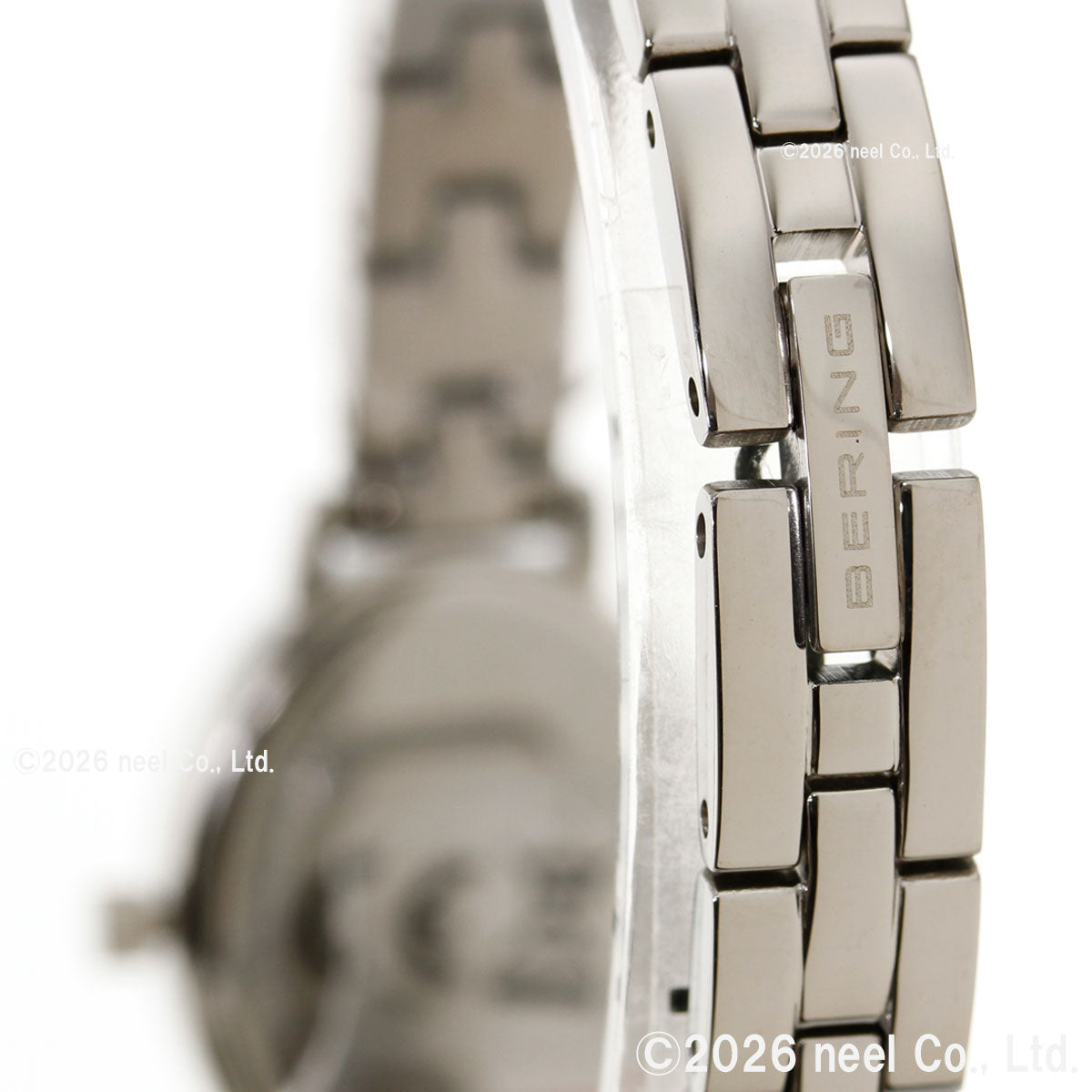 ベーリング BERING 腕時計 レディース クラシック オーバルリンク シルバー Ladies Unisex Classic Oval Link 11020-704