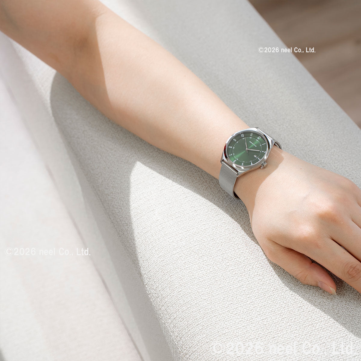 ベーリング BERING 腕時計 メンズ レディース ウルトラスリム メッシュベルト グリーン×シルバー Mens Unisex Ultra Slim 18738-008【2026 新作】