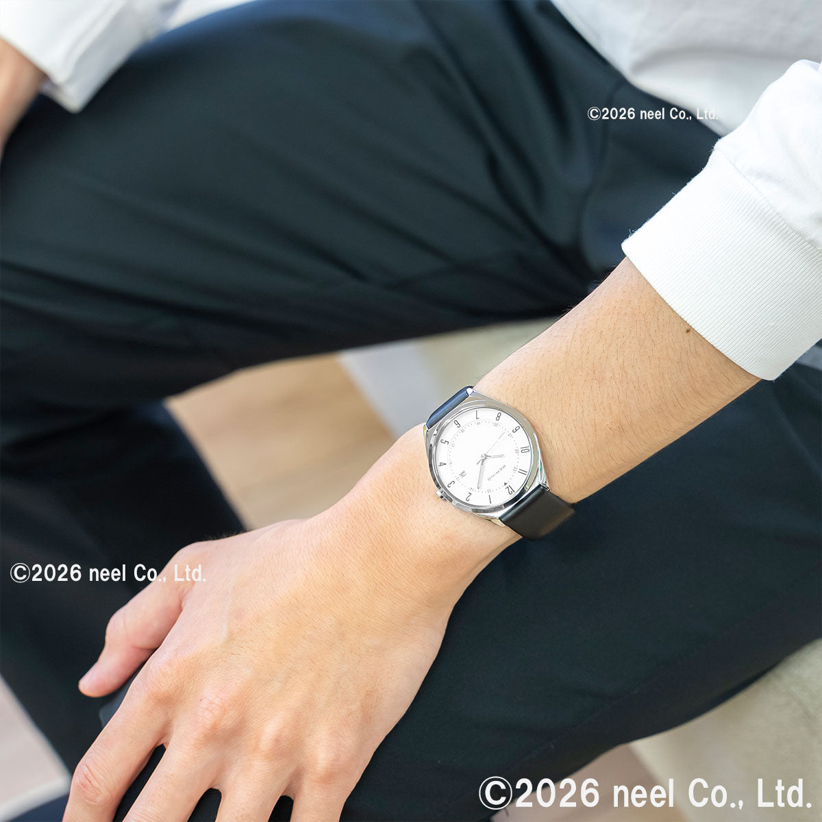 ベーリング BERING 腕時計 メンズ レディース ウルトラスリム レザーベルト ホワイト×ブラック Mens Unisex Ultra Slim 18738-404【2026 新作】