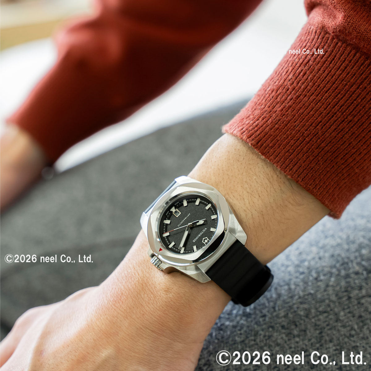 ビクトリノックス VICTORINOX イノックス クォーツ I.N.O.X. Quartz 腕時計 メンズ 242028