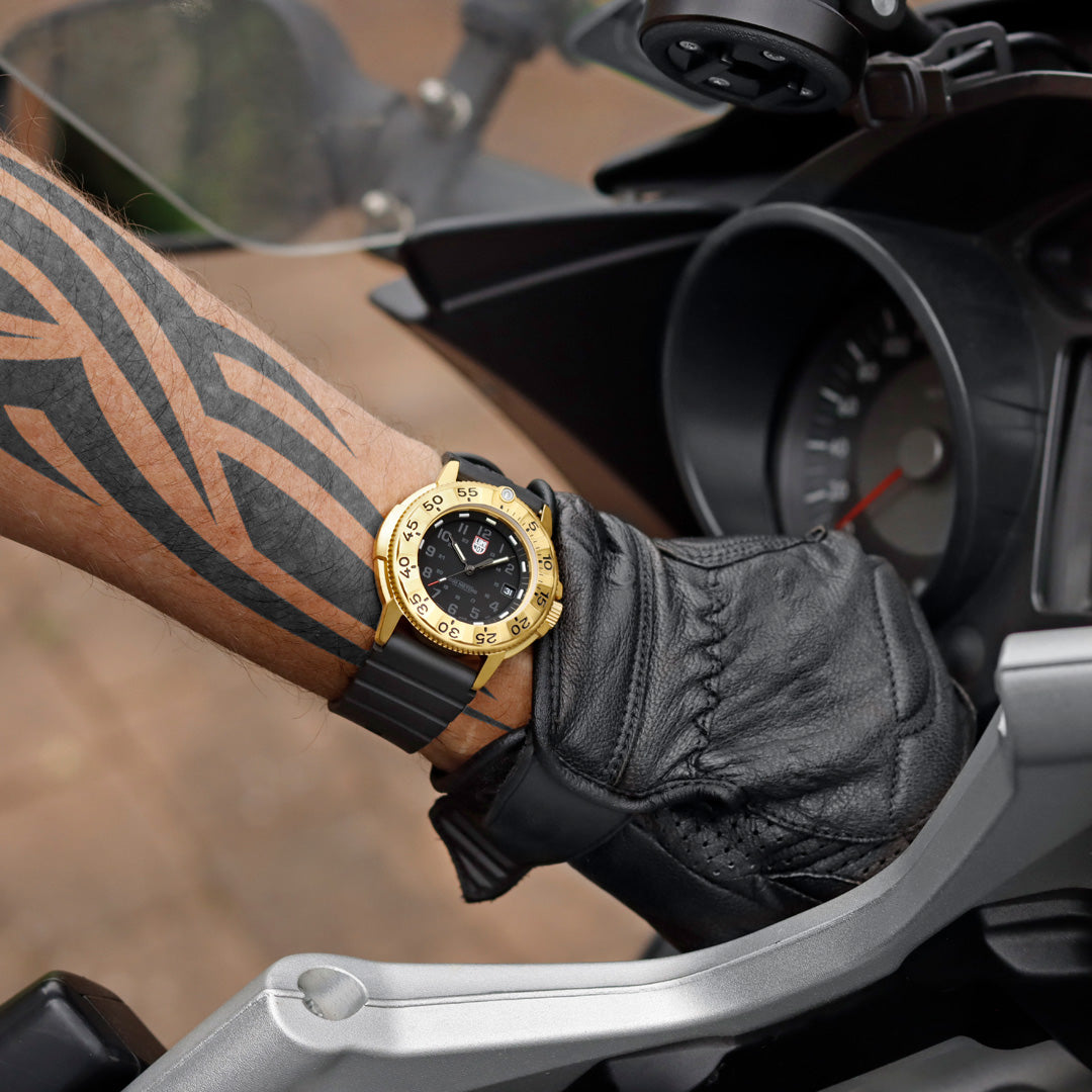 ルミノックス LUMINOX SEA SERIES NAVY SEAL FOUNDATION 3200 SERIES 腕時計 メンズ ダイビングウォッチ 3221.NSF【60回分割手数料無料！】
