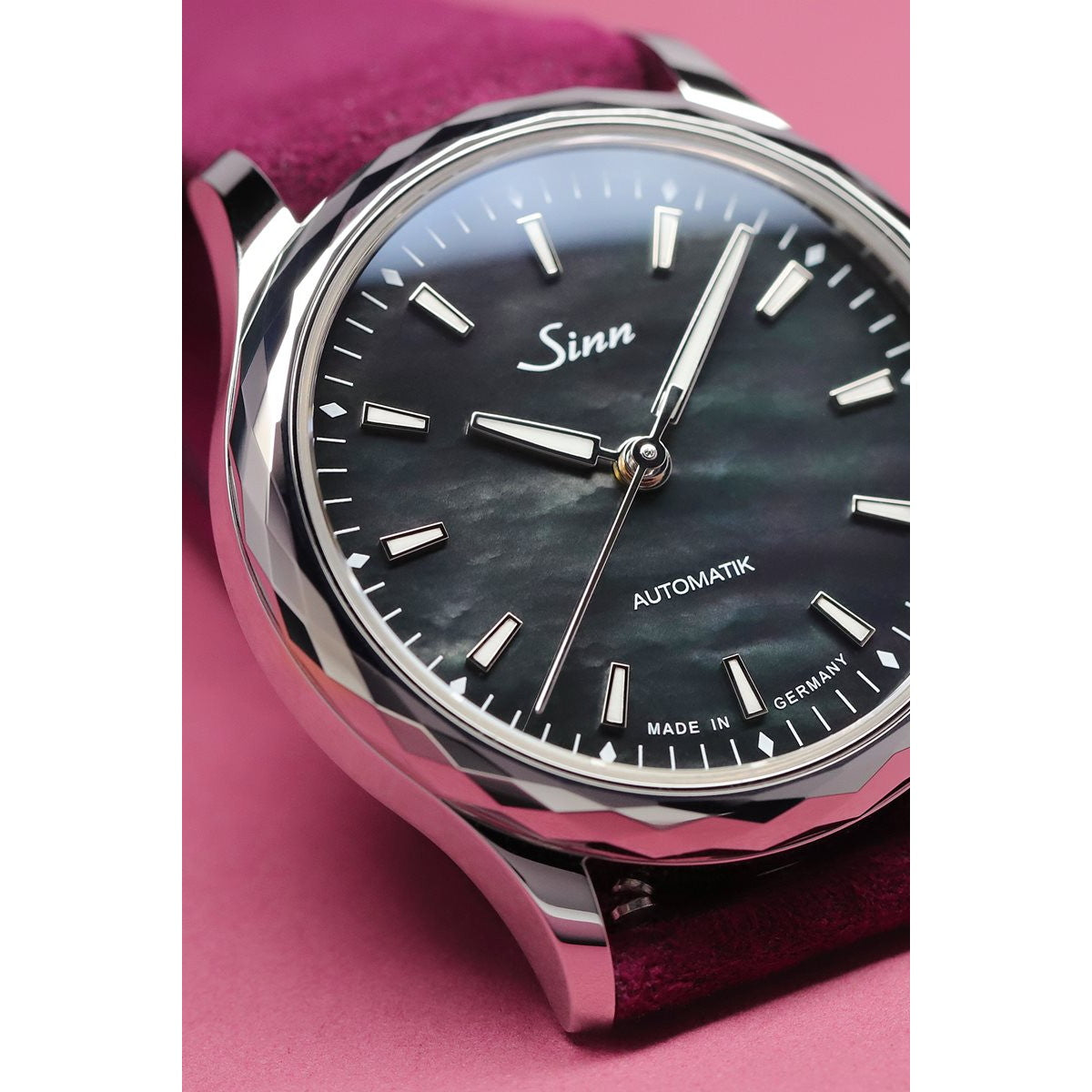 Sinn ジン 534 Mother-of-Pearl S 自動巻き 腕時計 Classic Timepieces Ladies Watches クラシック アルカンター ベリーレッド ドイツ製【60回分割手数料無料！】
