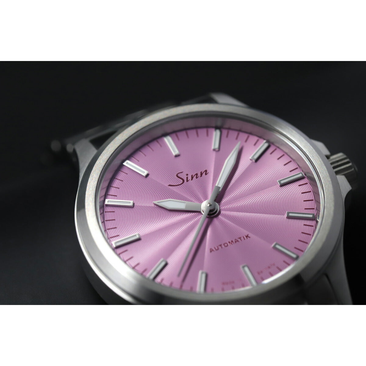 Sinn ジン 556 Mauve 自動巻き 世界限定300本 腕時計 Pilot Watches パイロットウォッチ 5連ブレスレット ドイツ製【2025 新作】【60回分割手数料無料！】