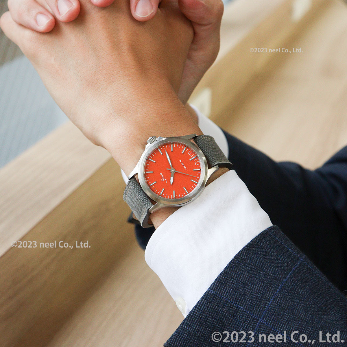 【60回分割手数料無料！】Sinn ジン 556 Carnelian Red 自動巻き 腕時計 メンズ Instrument Watches インストゥルメント ウォッチ カーネリアンレッド キャンバスレザーストラップ ドイツ製