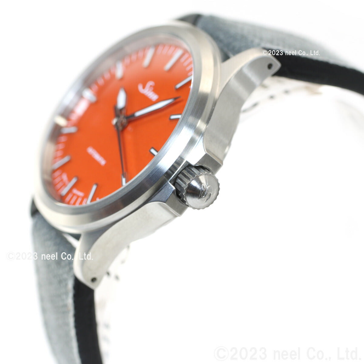 【60回分割手数料無料！】Sinn ジン 556 Carnelian Red 自動巻き 腕時計 メンズ Instrument Watches インストゥルメント ウォッチ カーネリアンレッド キャンバスレザーストラップ ドイツ製