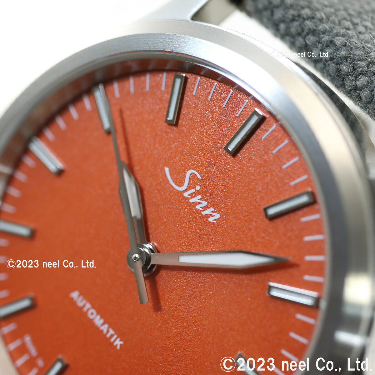 【60回分割手数料無料！】Sinn ジン 556 Carnelian Red 自動巻き 腕時計 メンズ Instrument Watches インストゥルメント ウォッチ カーネリアンレッド キャンバスレザーストラップ ドイツ製