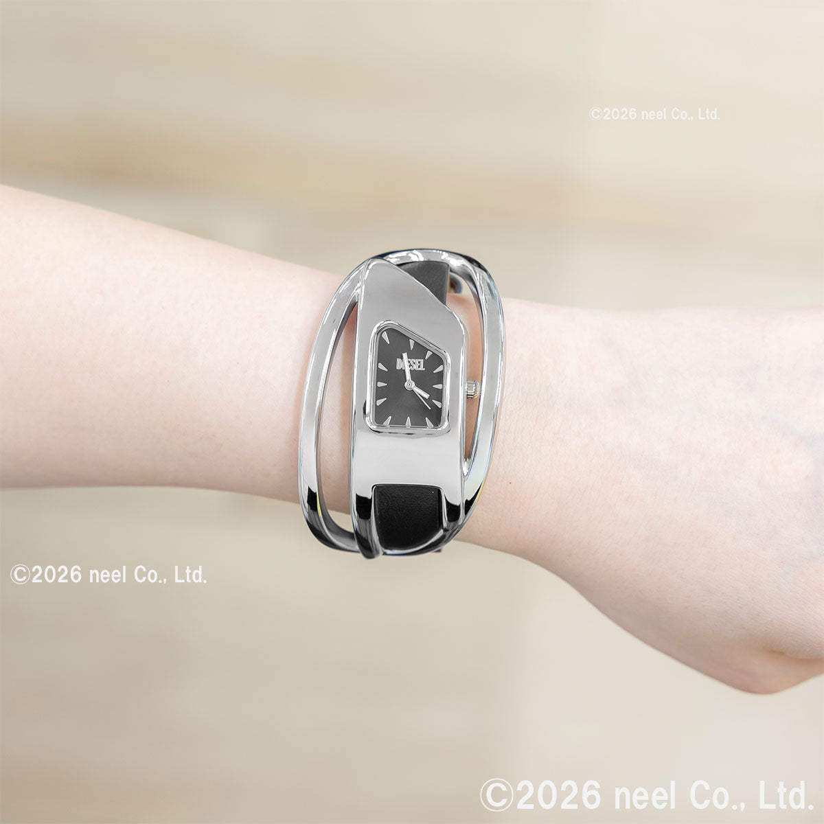 ディーゼル DIESEL 腕時計 レディース WRAP-D ブラック レザーウォッチ DZ5627
