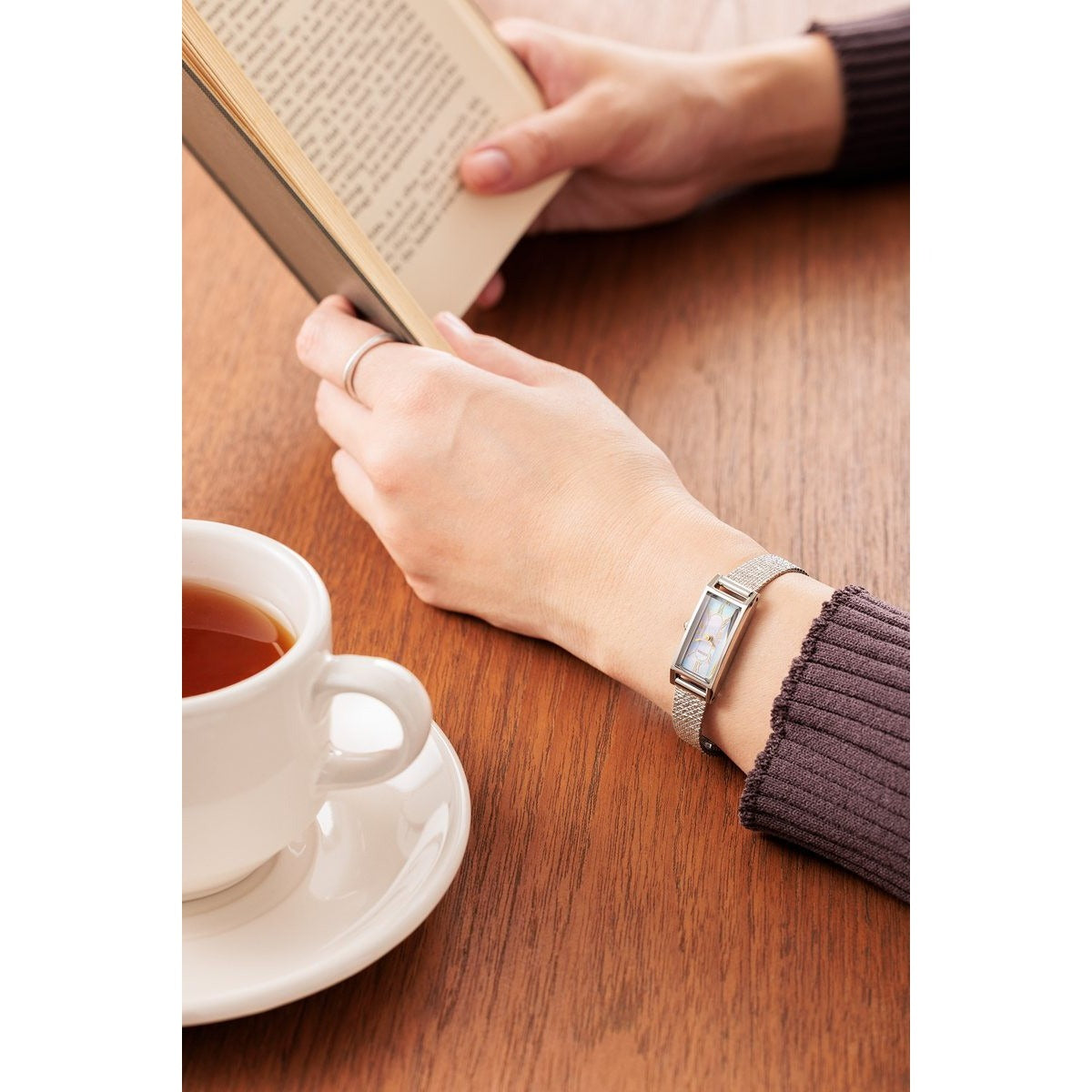 シチズン キー CITIZEN Kii: エコドライブ ソーラー 限定モデル 腕時計 レディース EG7040-74D 2way Model 替えバンド付属【2025 新作】