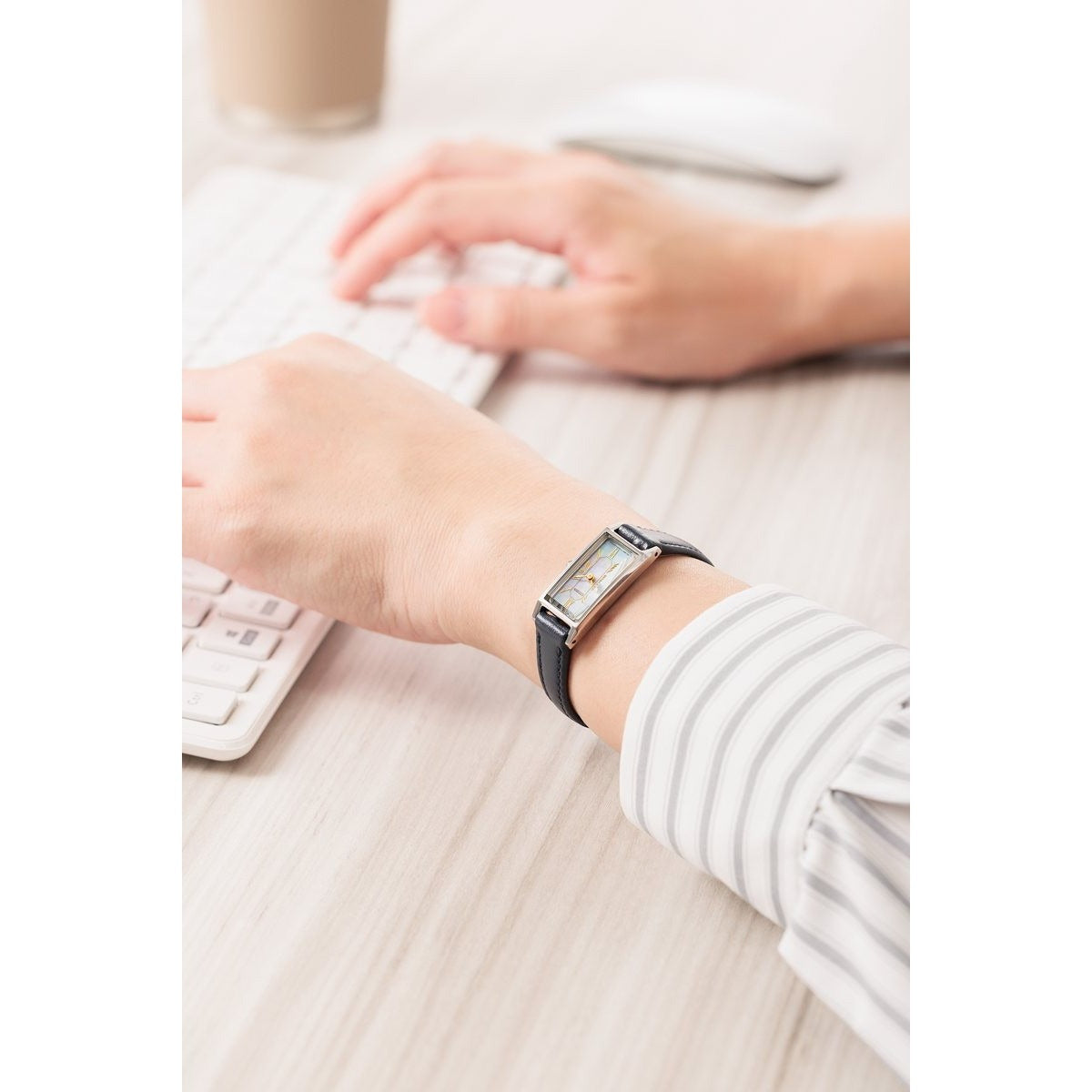 シチズン キー CITIZEN Kii: エコドライブ ソーラー 限定モデル 腕時計 レディース EG7040-74D 2way Model 替えバンド付属【2025 新作】