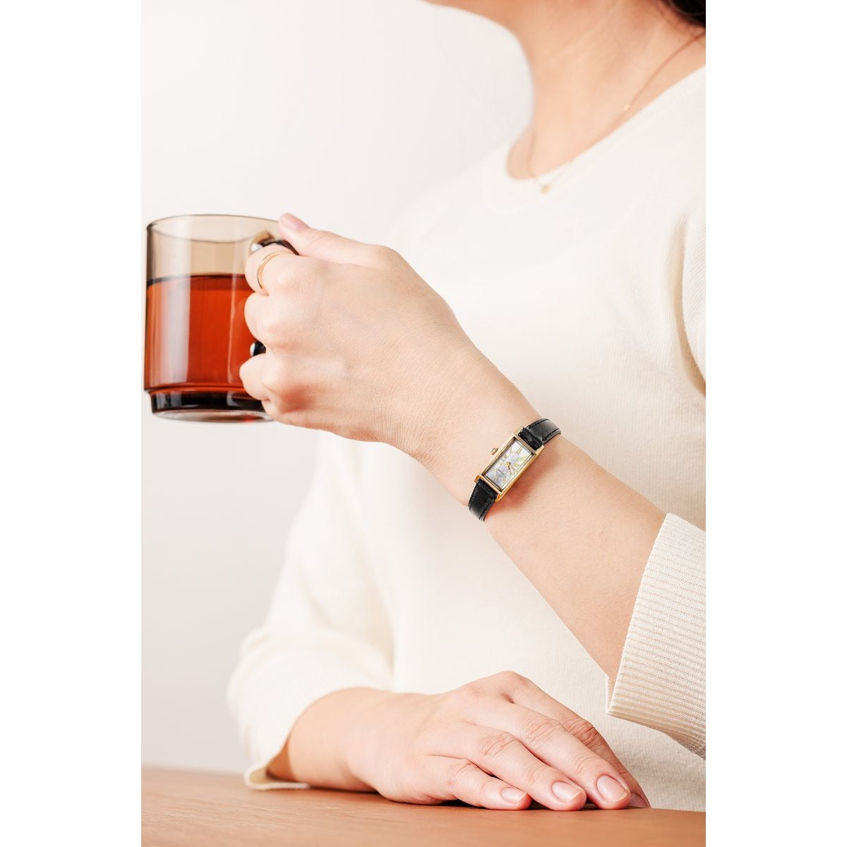 シチズン キー CITIZEN Kii: エコドライブ ソーラー 限定モデル 腕時計 レディース EG7043-33D 2way Model 替えバンド付属【2025 新作】