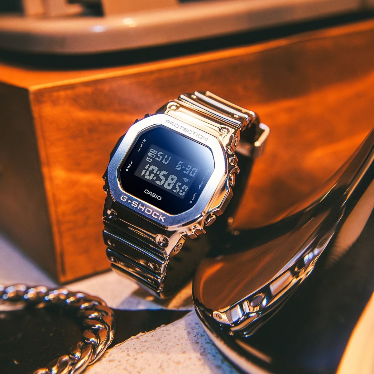 G-SHOCK デジタル カシオ Gショック CASIO 腕時計 メンズ GM-5600YM-8JF FINE METALLIC SERIES シルバー メタルベゼル【2025 新作】