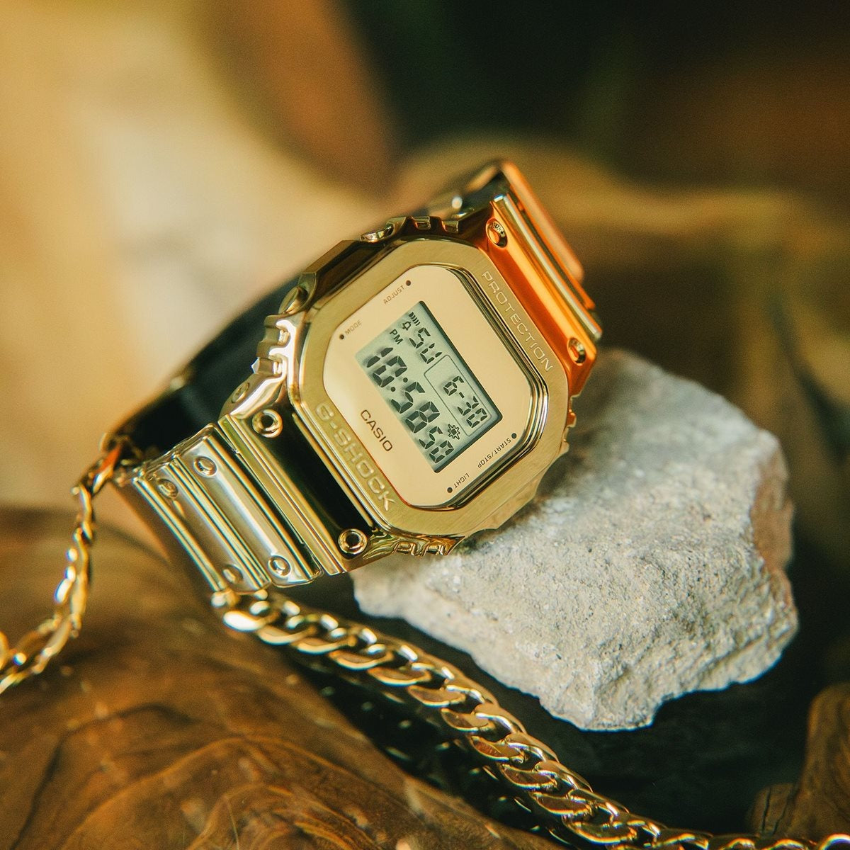 G-SHOCK デジタル カシオ Gショック CASIO 腕時計 メンズ GM-5600YMG-9JF FINE METALLIC SERIES ゴールド メタルベゼル【2025 新作】