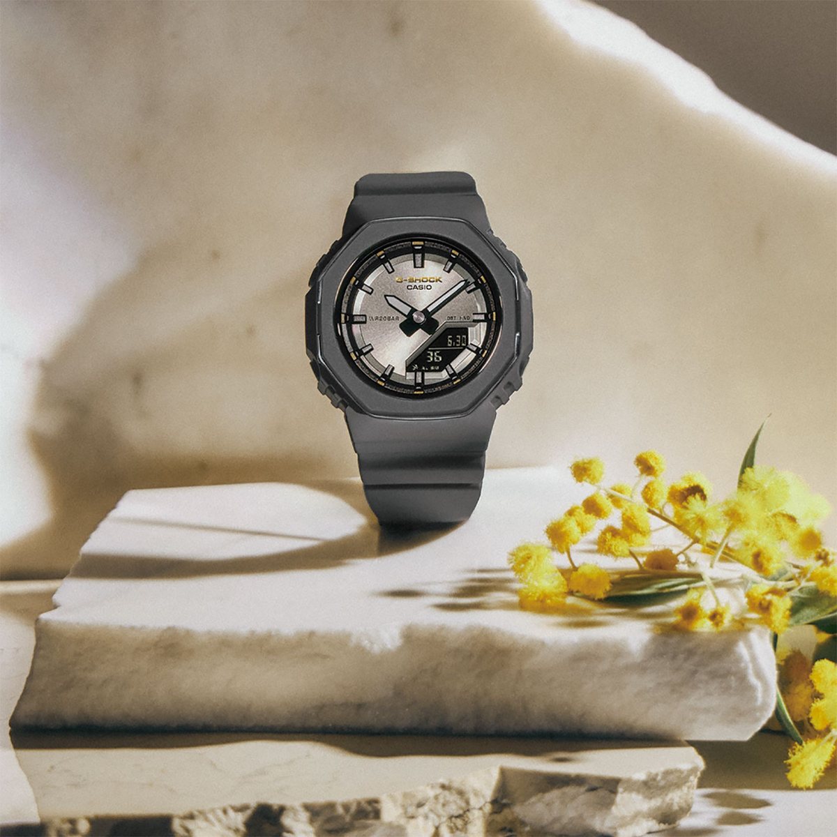 G-SHOCK カシオ Gショック CASIO 国際女性デー 記念 アナデジ 腕時計 メンズ レディース GMA-P2126W-8AJR ダークグレー【2026 新作】
