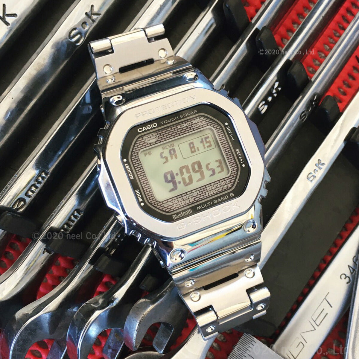 カシオ Gショック GMW-B5000D-1JF コネクテッド G-SHOCK Connected Bluetooth 対応 フルメタル 電波時計 ソーラー 腕時計 メンズ シルバー CASIO G-SHOCK 20気圧防水