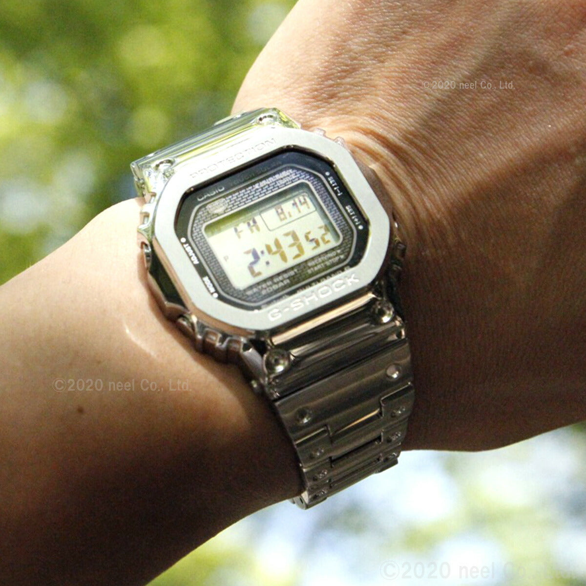 カシオ Gショック GMW-B5000D-1JF コネクテッド G-SHOCK Connected Bluetooth 対応 フルメタル 電波時計 ソーラー 腕時計 メンズ シルバー CASIO G-SHOCK 20気圧防水