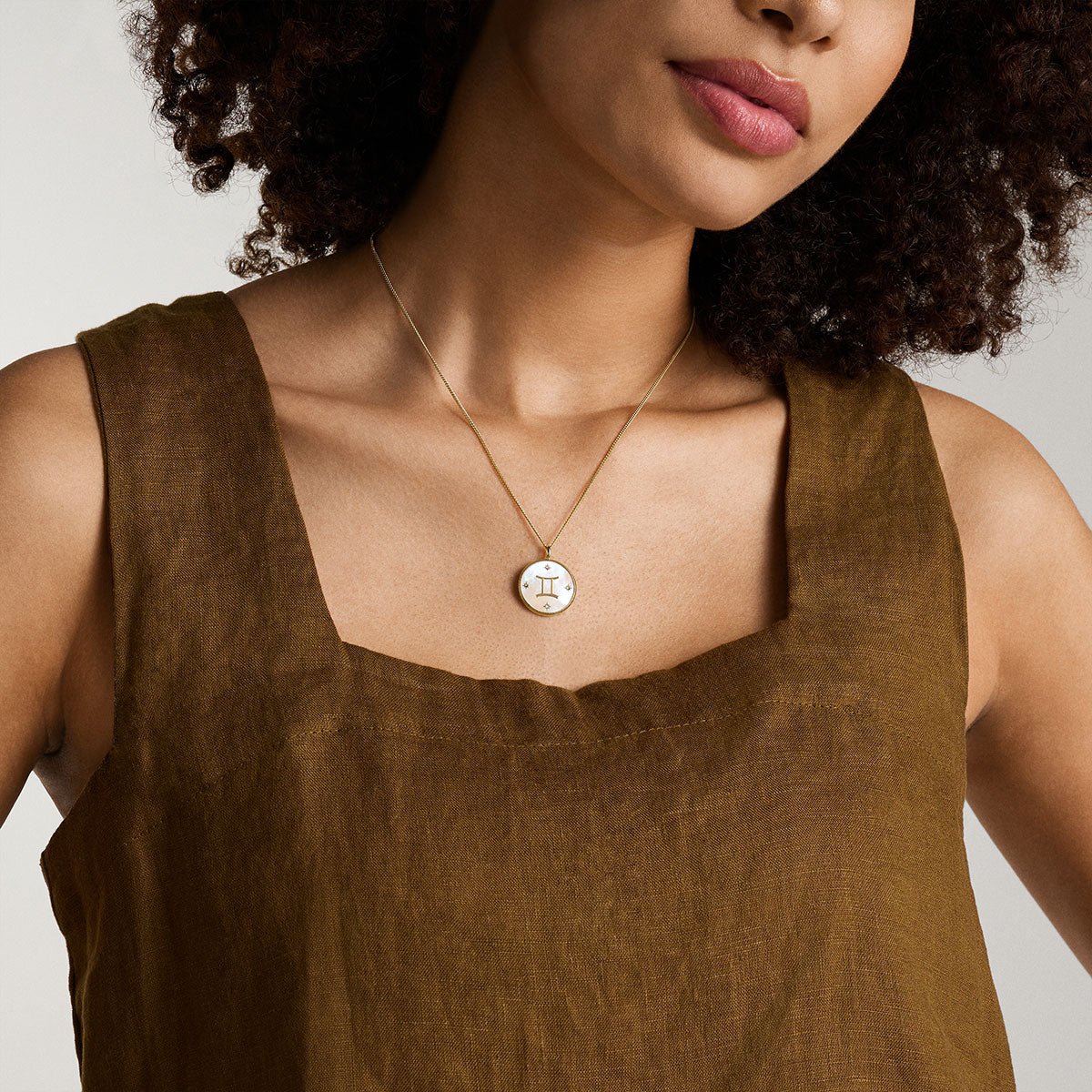 フォッシル FOSSIL Sutton アクセサリー ネックレス ペンダント ふたご座 レディース JF04840710